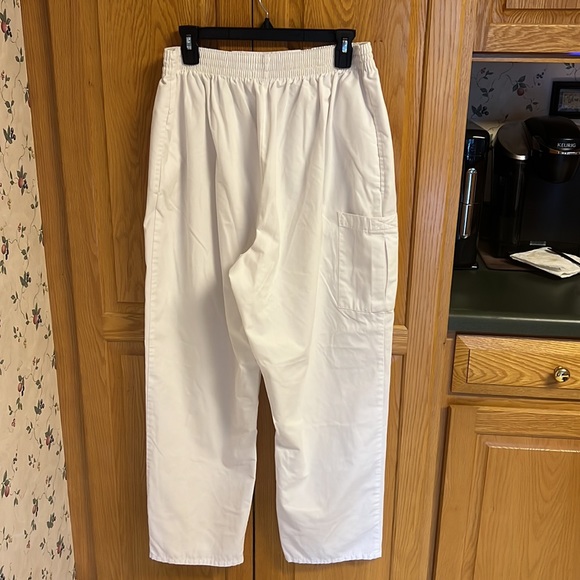 Women’s white Cherokee XL uniform pants - Picture 2 of 5